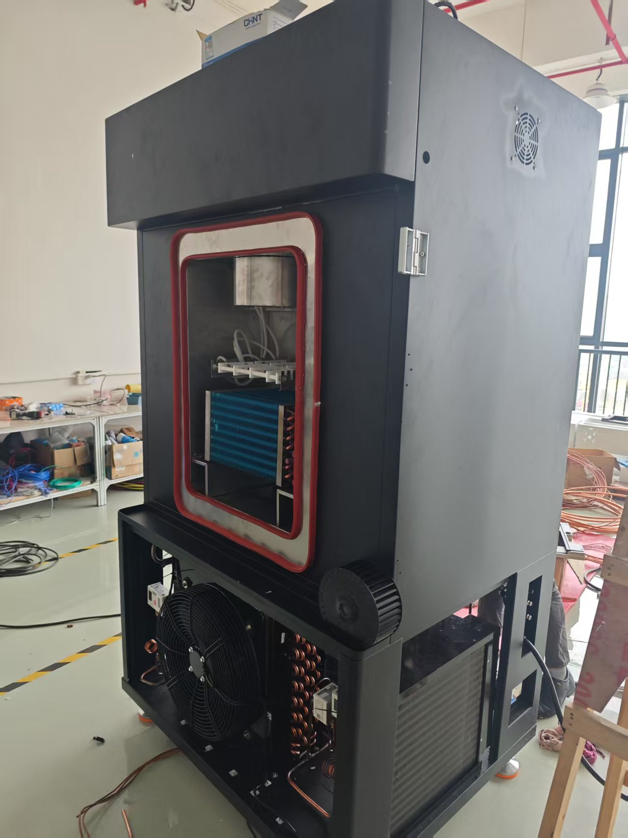 高低溫沖擊試驗箱如何進行工作原理的